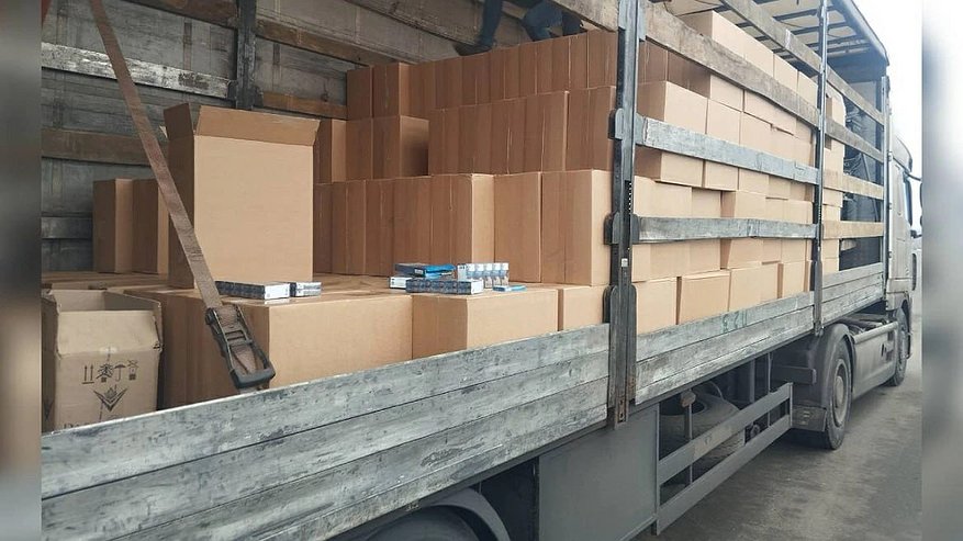 Главная картинка новости: Контрабанду сигарет на 53 миллиона рублей пресекли в Воронежской области