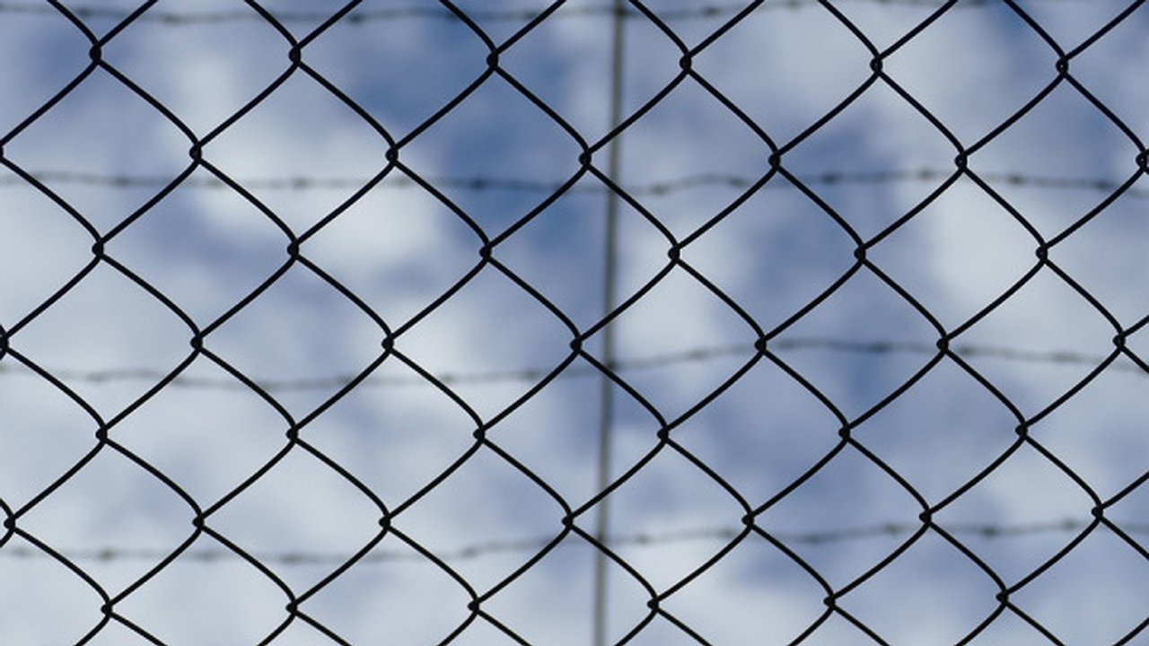 Главная картинка новости: Подозреваемому во взятке управленцу УФСИН под Воронежем продлили арест