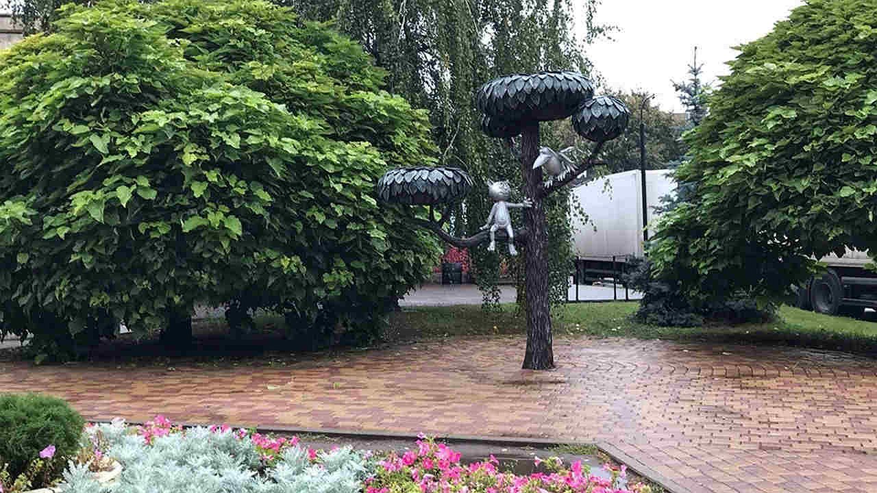 Главная картинка новости: Глава Воронежа Вадим Кстенин поддержал инициативу отметить юбилей Котенка с улицы Лизюкова