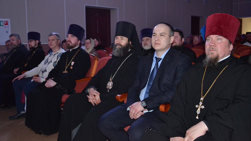 Главная картинка новости: Репьевский район Воронежской области возглавил Роман Ефименко