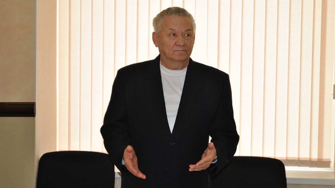 Главная картинка новости: Владимир Путин наградил орденом Почета экс-губернатора Воронежской области 