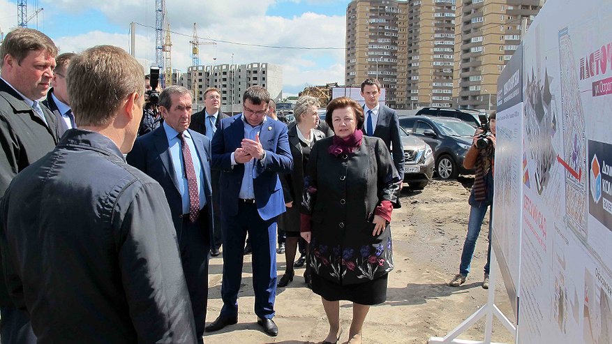 Главная картинка новости: Воронежским переселенцам пообещали проектную документацию вместо дороги