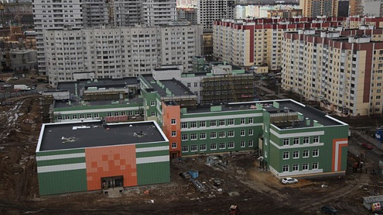 Главная картинка новости: Воронежских учеников в сентябре примут  118 школ