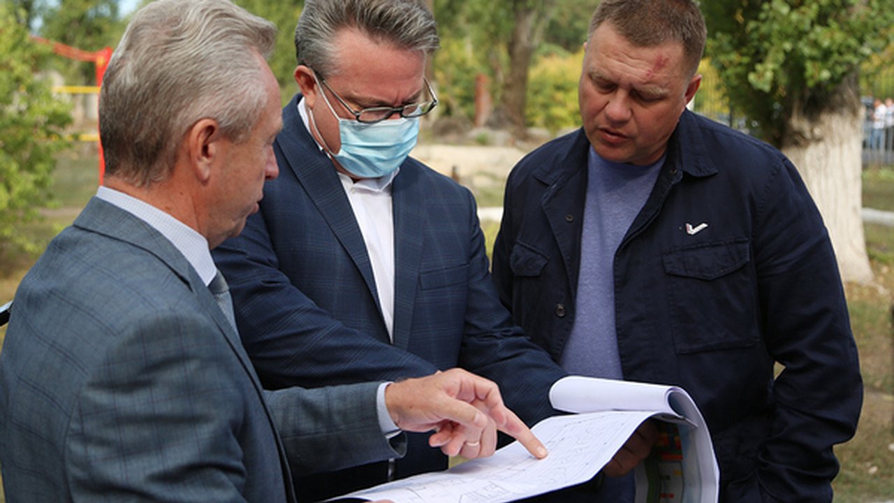 Главная картинка новости: Вадим Кстенин поручил начать проектирование сквера и спорткомплекса в микрорайоне Воронежа