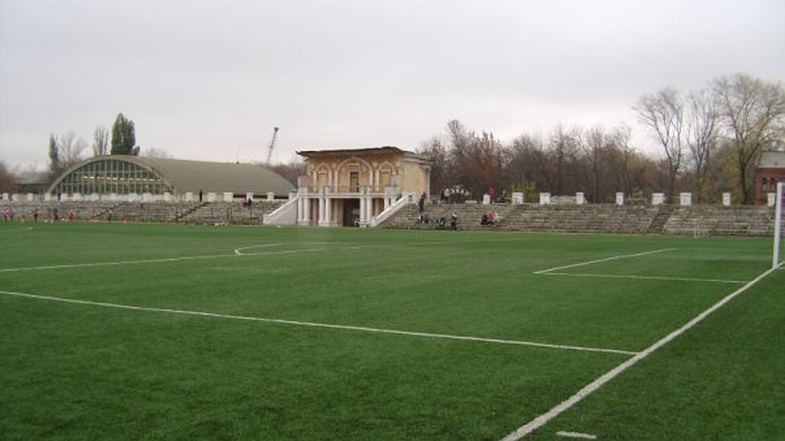 Главная картинка новости: В Воронеже два муниципальных стадиона закроют на реконструкцию