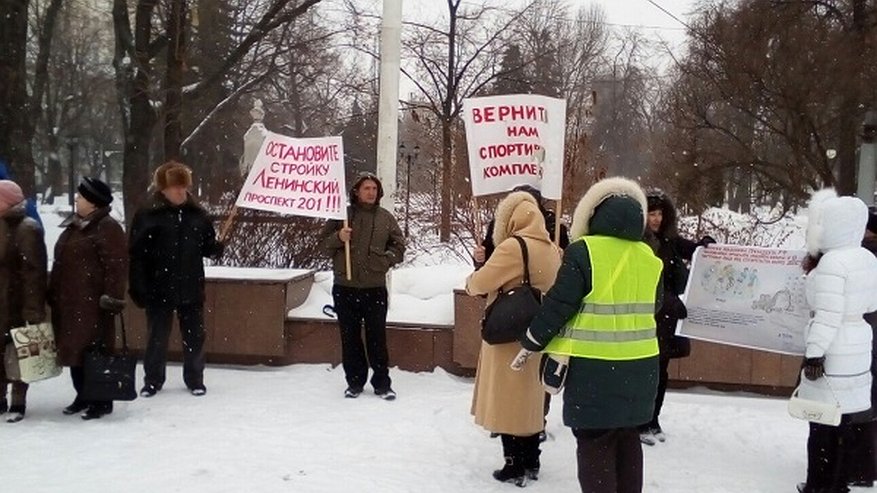 Главная картинка новости: Скандальную стройку на Левом берегу Воронежа остановят
