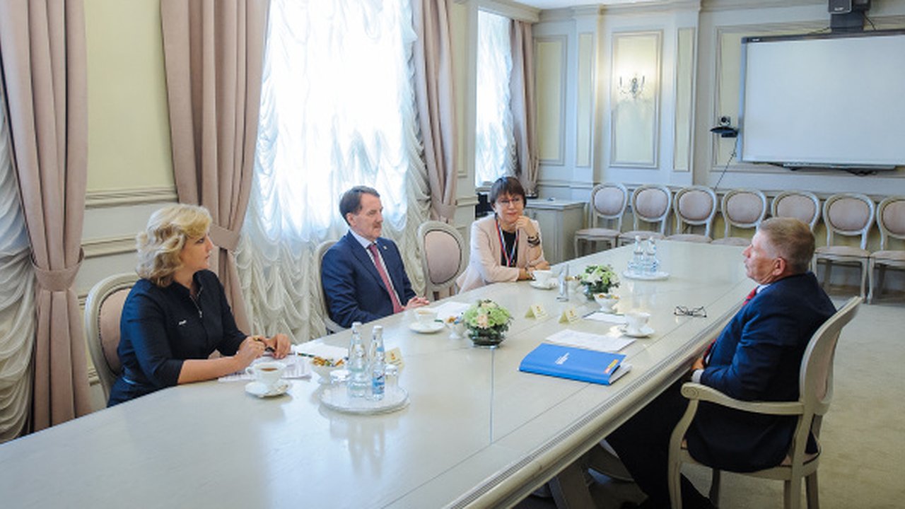 Главная картинка новости: Воронежский губернатор озаботился медийным пространством 