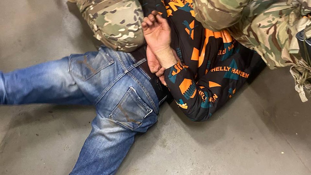 Главная картинка новости: В Воронеже полицейские задержали подозреваемого в сутенерстве