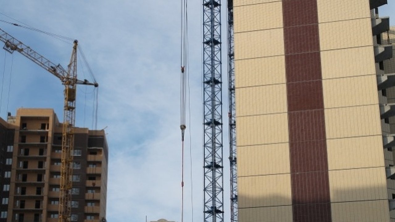 Главная картинка новости: Воронежская мэрия не позволит застройщикам навязывать жителям УК 