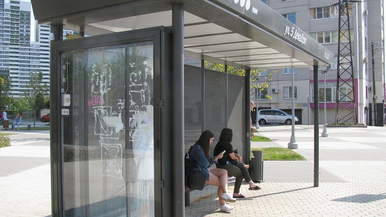 Главная картинка новости: Воронежские предприниматели установили 192 современные остановки в городе