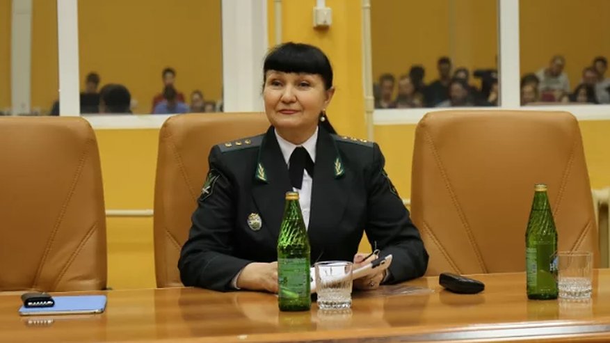 Главная картинка новости: Глава воронежских судебных приставов ушла в прокуратуру
