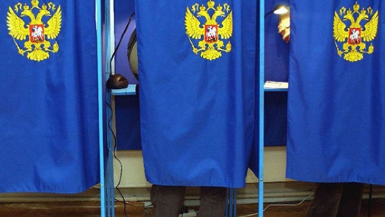 Главная картинка новости: Воронежский депутат от КПРФ Руслан Гостев – пока единственный, кто ухудшил перспективы переизбрания в Госдуму