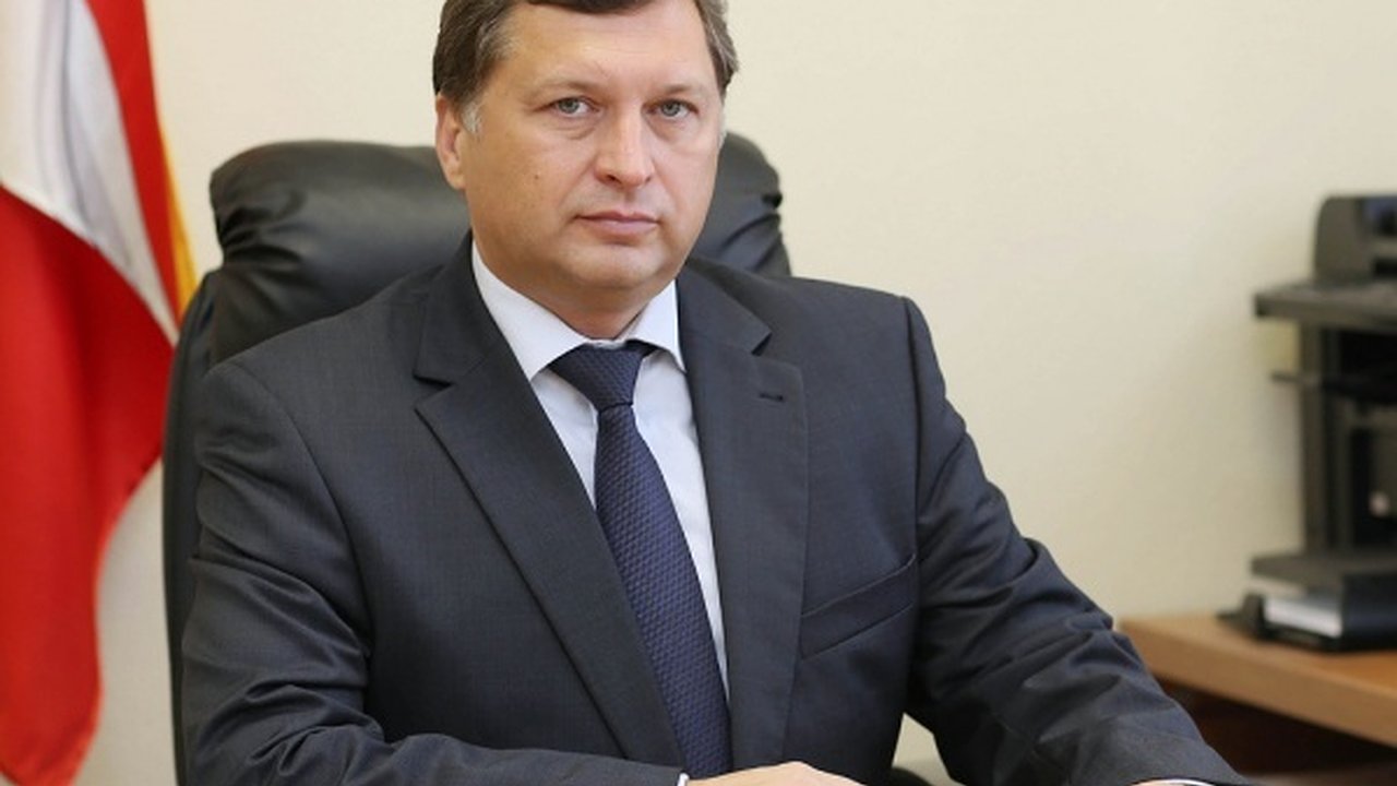 Главная картинка новости: Главного воронежского педагога не переаттестовывали