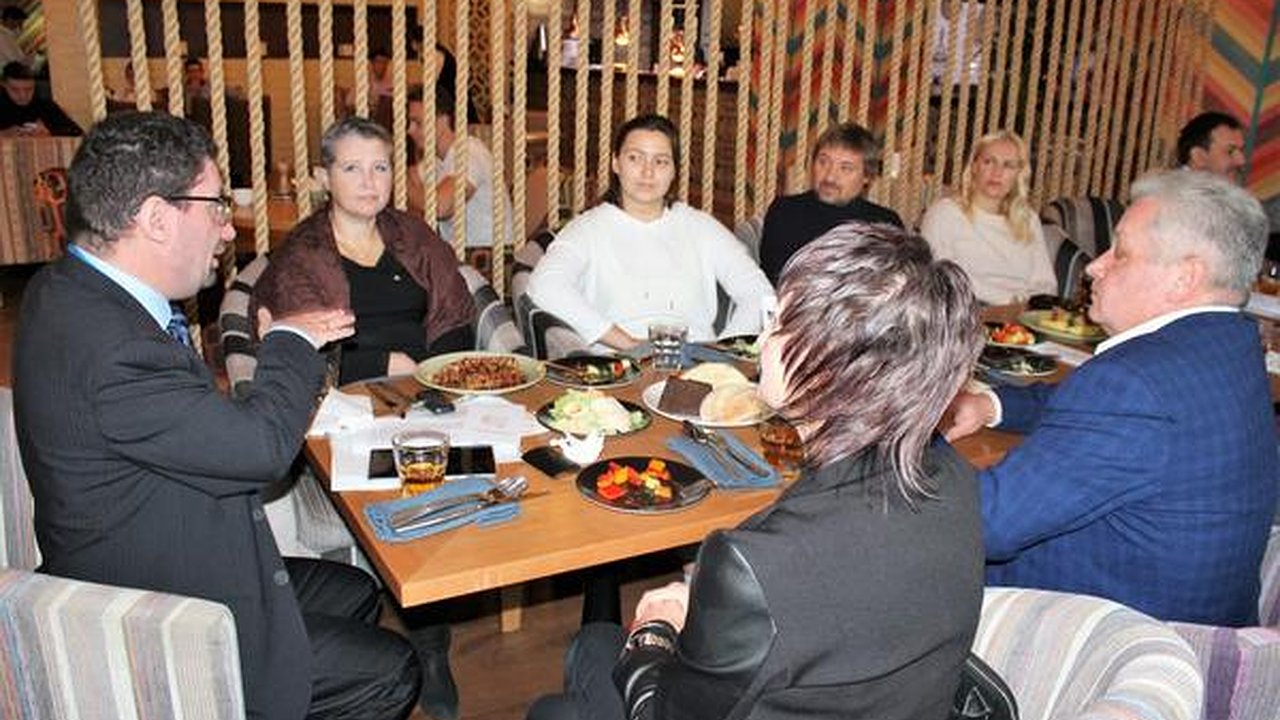 Главная картинка новости: Обсуждение проблем правовой журналистики в Воронеже превратилось в разговоры о достижениях НКО