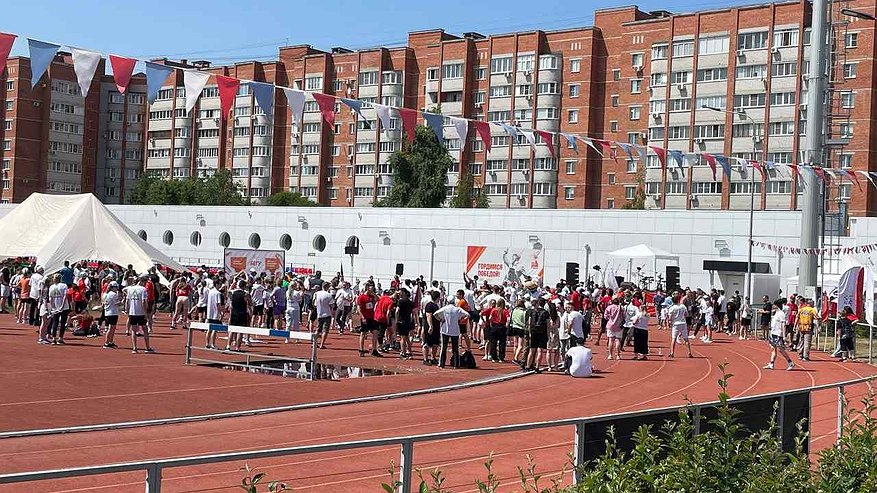 Главная картинка новости: В Воронеже прошёл благотворительный забег Voronezh Legal Run 2025