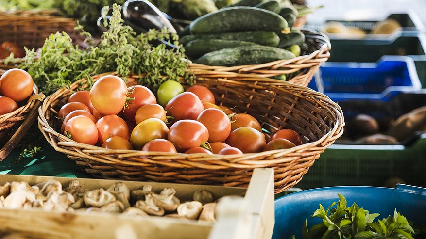 Главная картинка новости: В мае в Воронеже продукты дешевели, услуги дорожали
