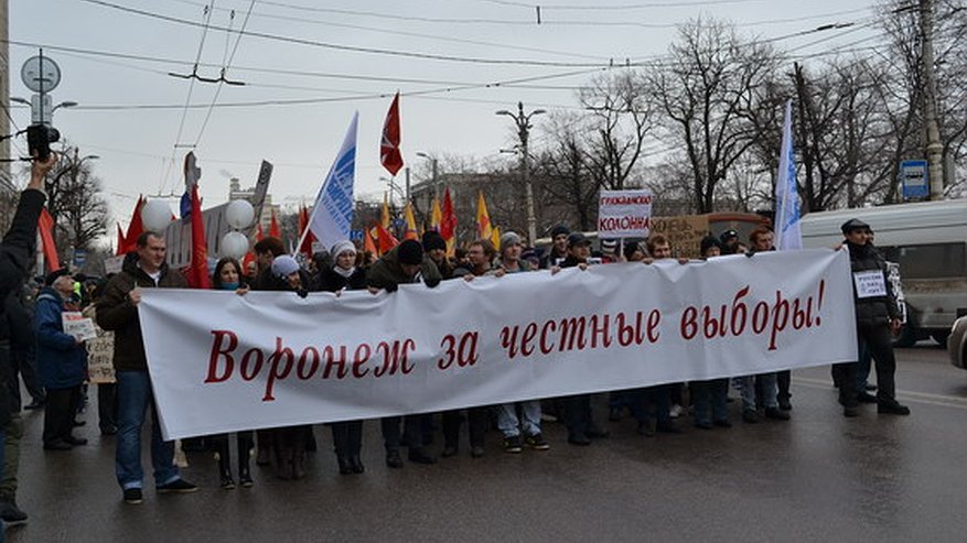 Главная картинка новости: В Воронеже собраны подписи за возвращение всенародных выборов мэра