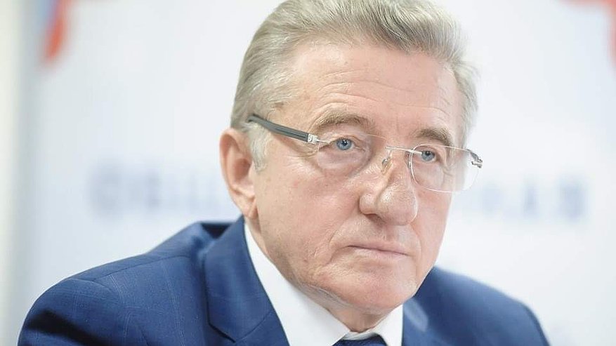 Главная картинка новости: Владимир Путин наградил орденом Дружбы сенатора от воронежской облдумы Сергея Лукина
