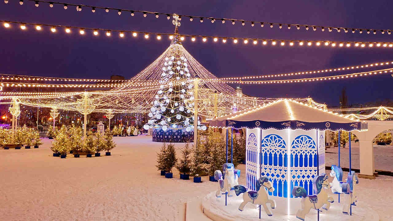 Главная картинка новости: Воронежцы назвали встречи с близкими и украшение елки главными новогодними атрибутами