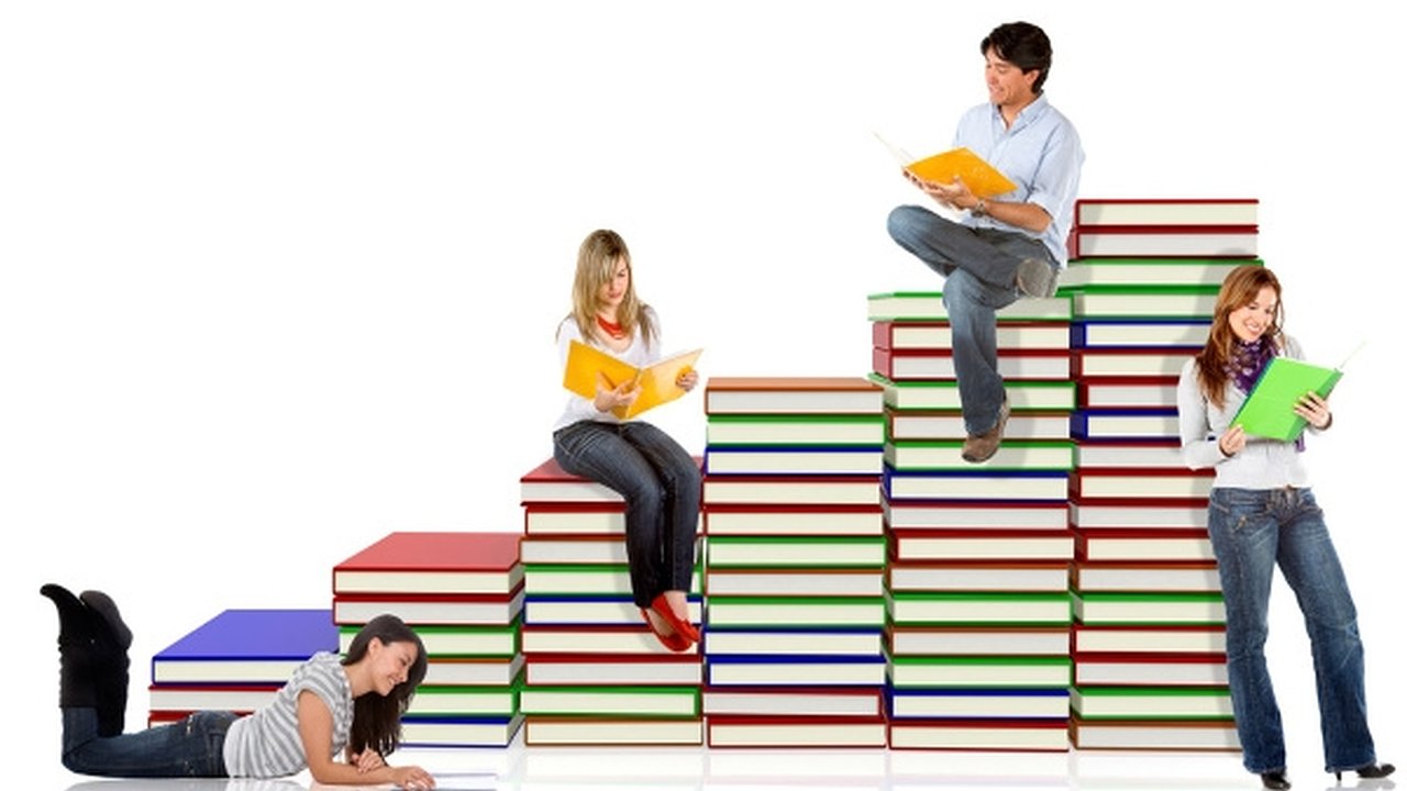 Главная картинка новости: В Воронеже станет меньше юристов, экономистов и управленцев