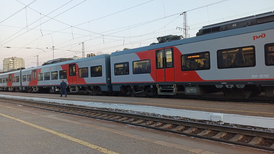 Главная картинка новости: «Я всегда беру нижнюю!» – женщина спорила с билетом, заняла чужую полку, но цифры не соврали