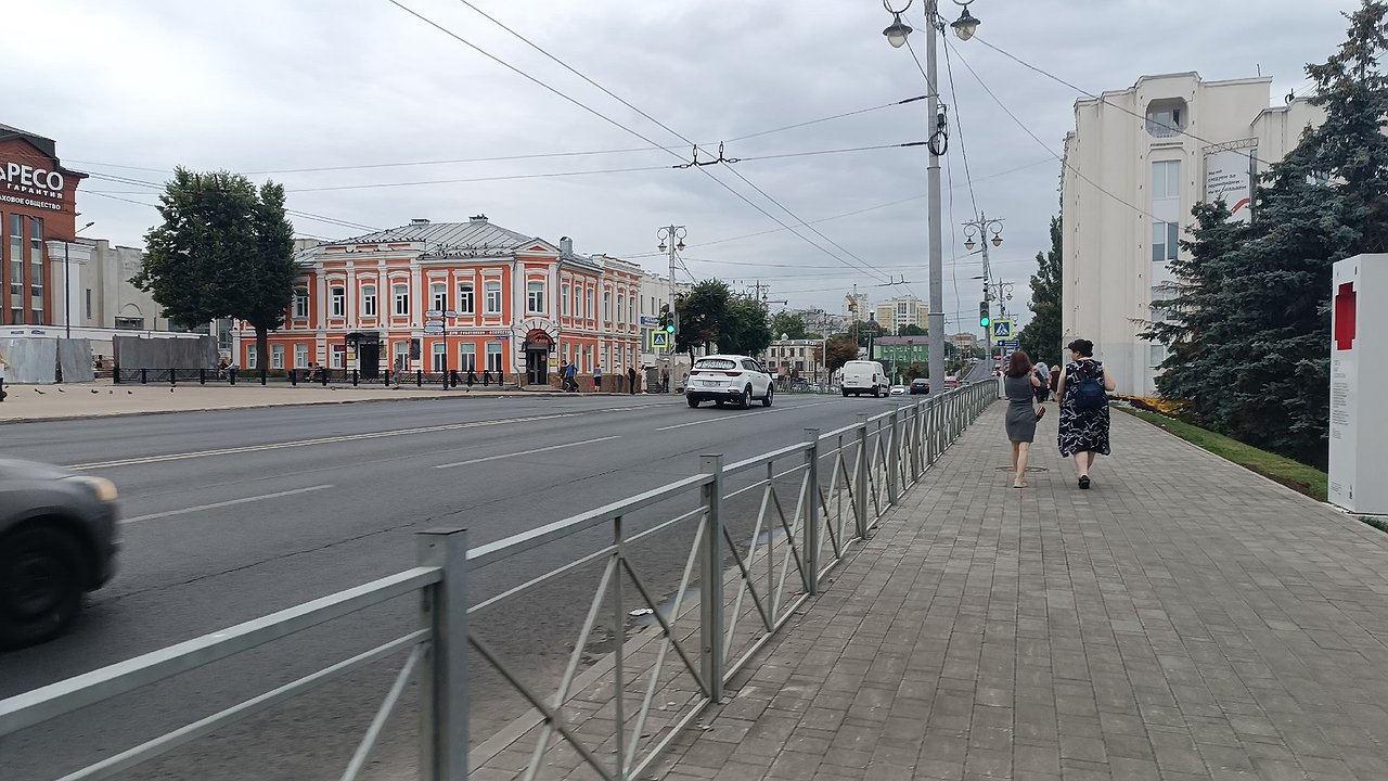 Главная картинка новости: Как умная женщина делает так, чтобы мужчина по ней скучал