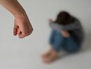 В Семилукском районе уроженка Смоленской области избивала и унижала приёмных детей