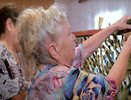 Волонтёры Ольховатского района развернули мастерскую по плетению сетей для фронта