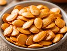 Как легко почистить тыквенные семечки: самые быстрые способы
