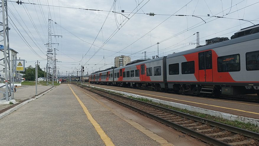Главная картинка новости: Пассажиры сели в поезд всего на три часа, и пока женщина отошла в туалет, заняли ее полку