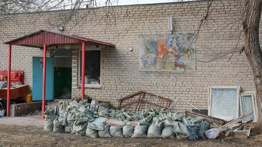 Главная картинка новости: 13 миллионов рублей выделят на ремонт детского лагеря под Воронежем
