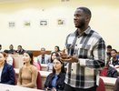 Африканский агроном Ндейкассокланим предпочел воронежский чернозем тропическим почвам