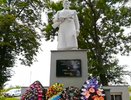 В селе Ясенки Бобровского района отремонтировали мемориал воинам и благоустроили площадь