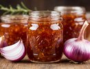 Луковый мармелад: необычная закуска к сыру, которая покорит ваших гостей
