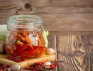 Утопенцы по-чешски: как приготовить дома пикантную закуску из сарделек и лука