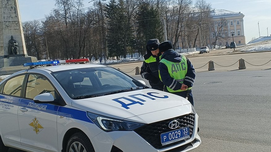 Главная картинка новости: Водитель рассказал, что сделает инспектор ГИБДД, если позвонить на телефон доверия с жалобой