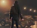 Полуголый мужчина громил машины в воронежском дворе
