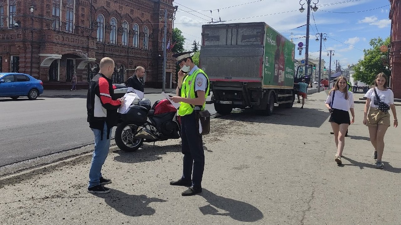 Главная картинка новости: Инспектор ГИБДД рассказал, зачем они спрашивают «Когда последний раз выпивали» и как нужно отвечать на данный вопрос