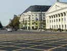 В Воронеже на площади Ленина нанесли вафельную разметку у театра и библиотеки
