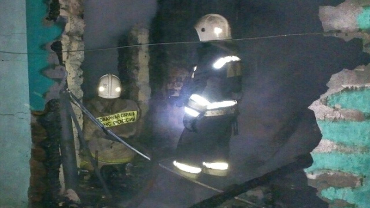 Главная картинка новости: В селе Лещаное Воробьевского района ночью сгорела баня на улице Первомайской