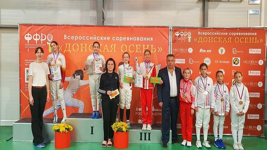 Главная картинка новости: Воронежские фехтовальщики привезли три «серебра» турнира в Ростове-на-Дону