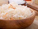 Бабушкин секрет хруста: почему квашеная капуста полезнее свежей и как ее готовить