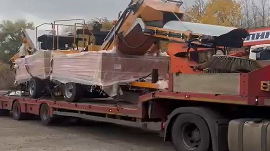 Главная картинка новости: В Воронеже завершают поставку техники для зимней уборки улиц
