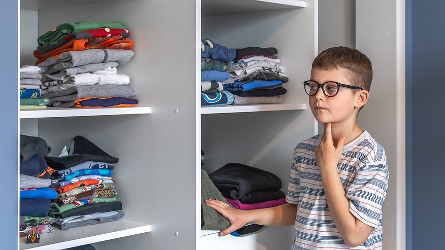 Главная картинка новости: Что приходит на смену скучным шкафам в современных интерьерах