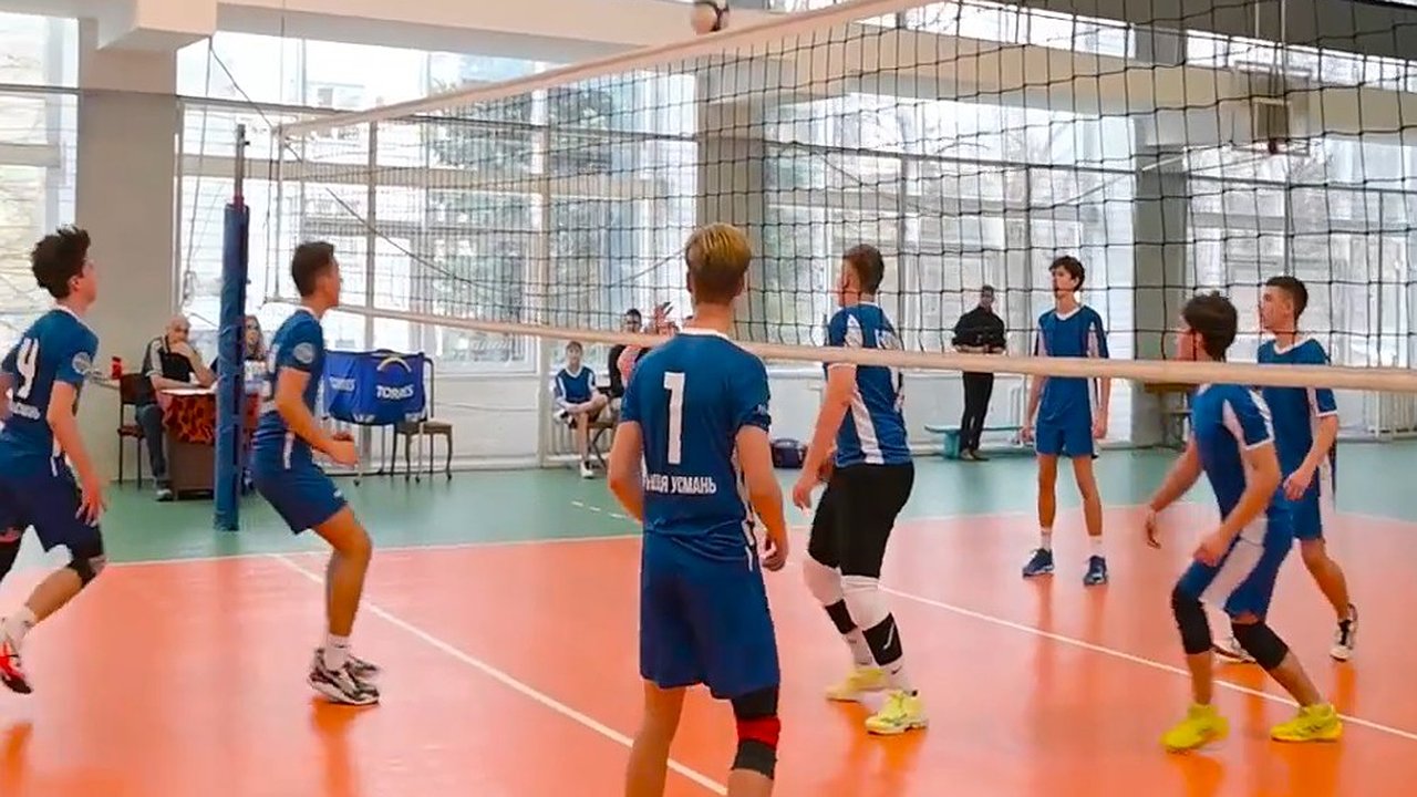 Главная картинка новости: В Воронеже прошли решающие игры Первенства области по волейболу среди юношей