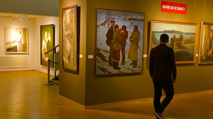 Главная картинка новости: В художественном музее имени Крамского открылась выставка о жизни и духе СССР