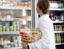 Экономист назвал самые подешевевшие продукты: яйца и картофель лидируют