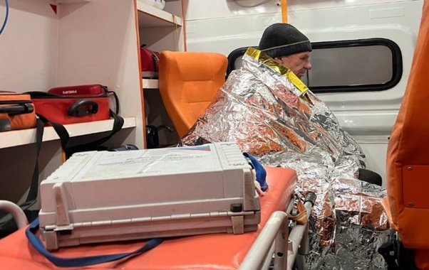 Воронежские поисковики нашли живым 72-летнего пропавшего в лесу мужчину