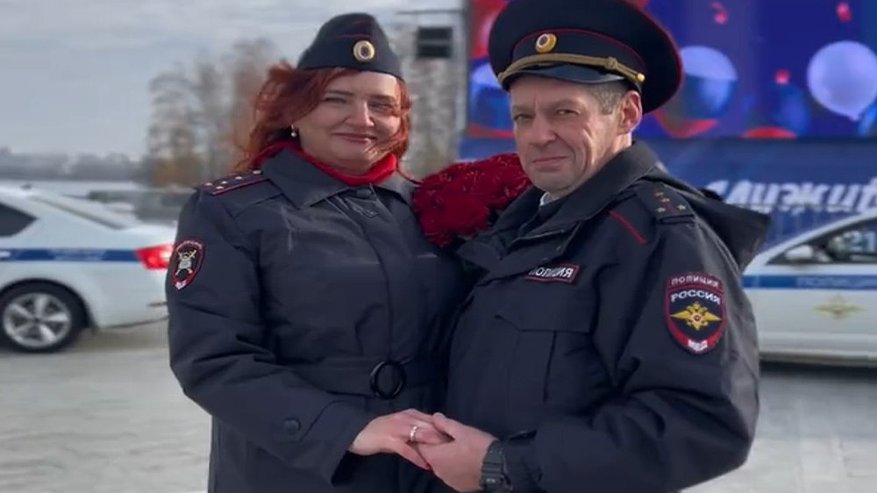 Главная картинка новости: В Воронеже в День полиции госавтоинспектор получила предложение выйти замуж