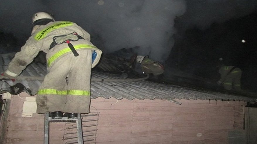 Главная картинка новости: В Павловском районе ночью загорелся жилой дом в селе Чугуновка